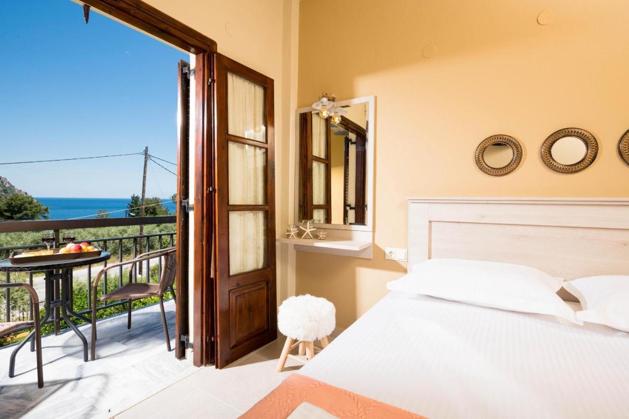 Pension Sotiria Коинира Экстерьер фото