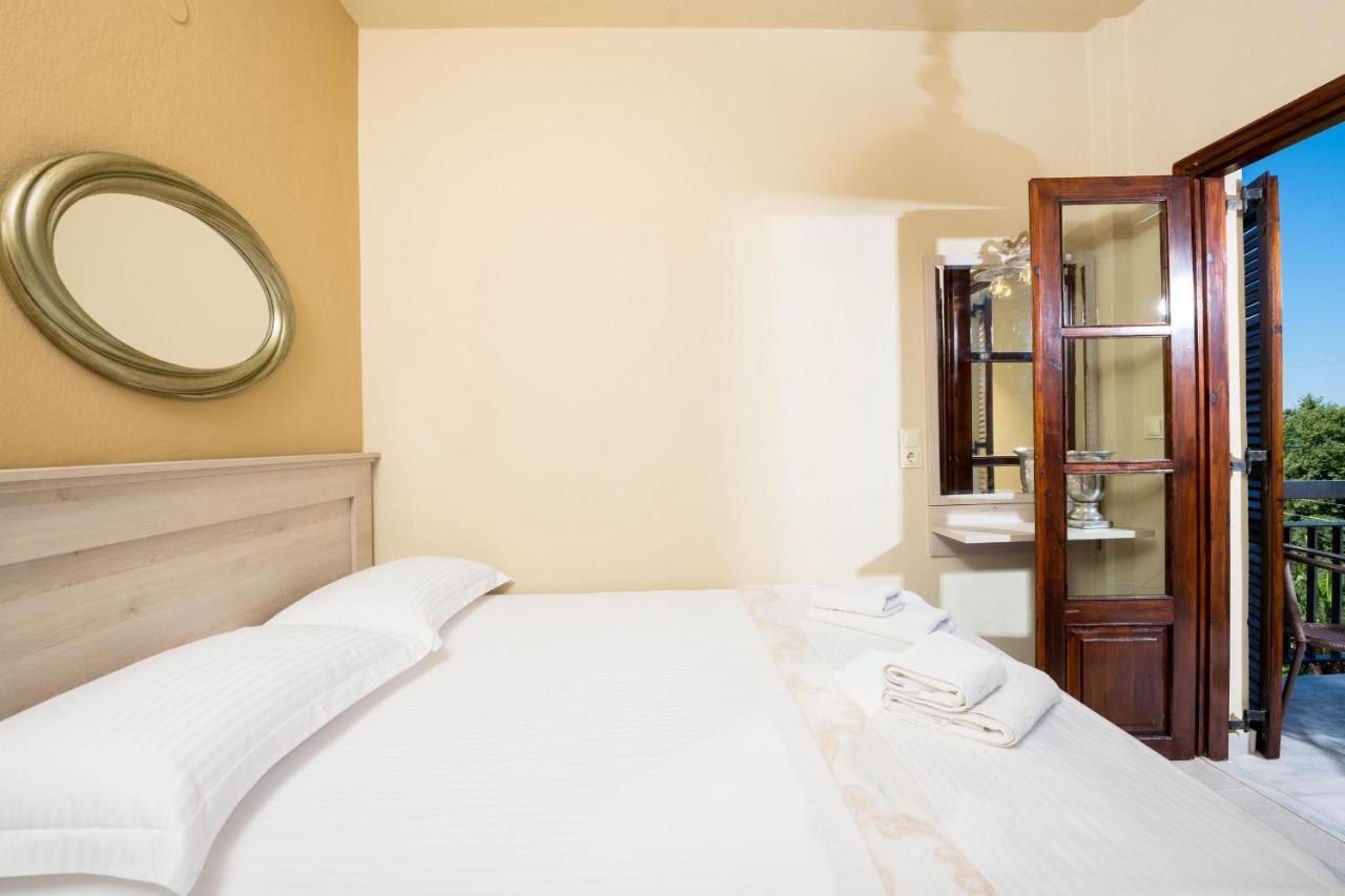 Pension Sotiria Коинира Экстерьер фото
