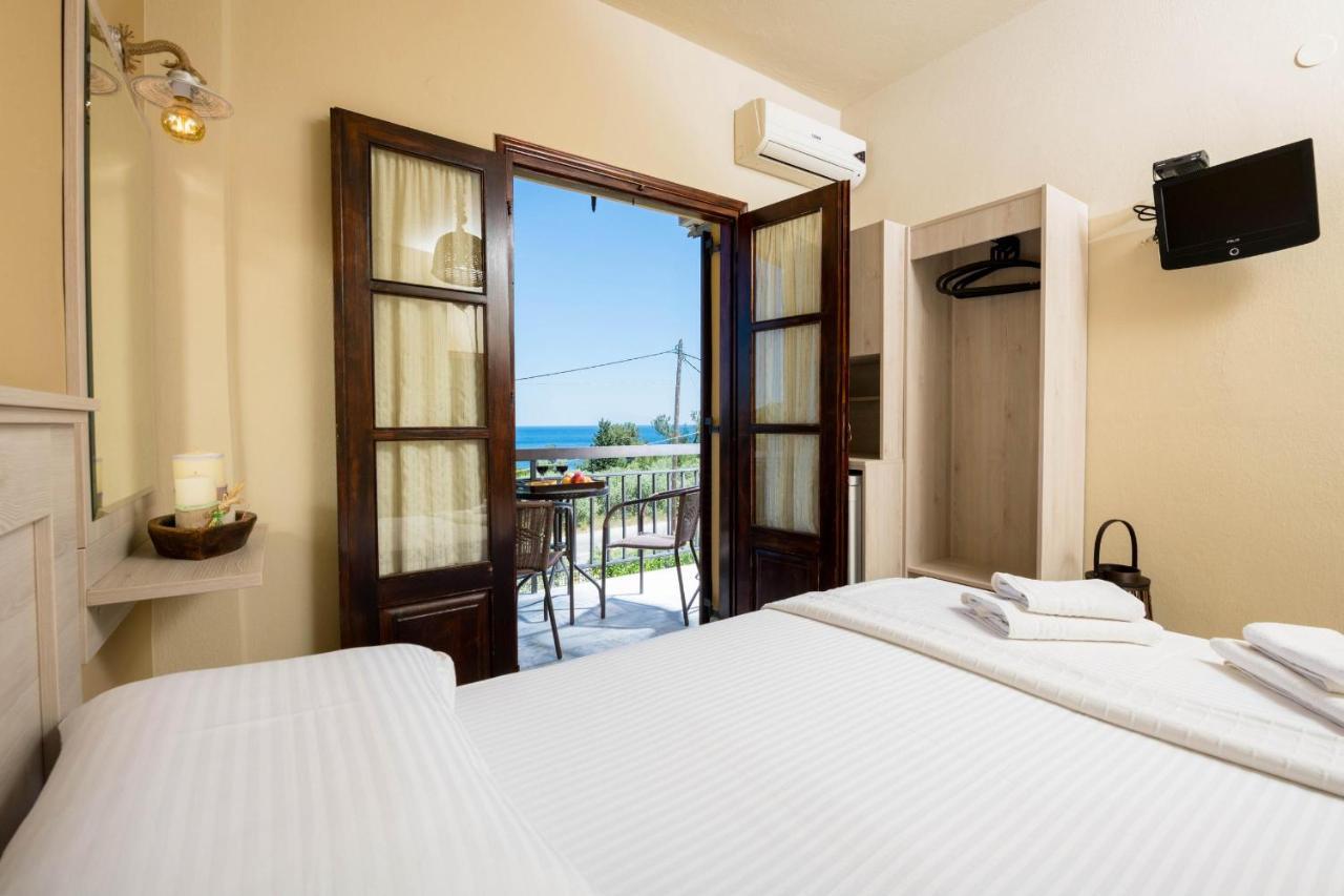 Pension Sotiria Коинира Экстерьер фото
