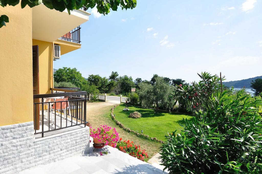 Pension Sotiria Коинира Номер фото