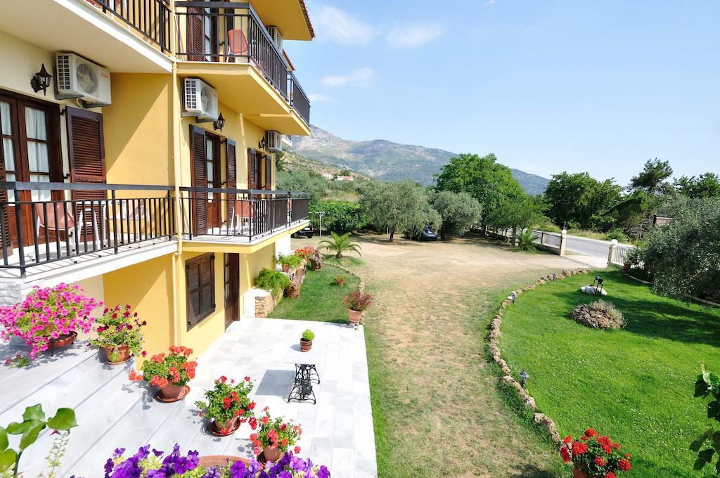 Pension Sotiria Коинира Номер фото